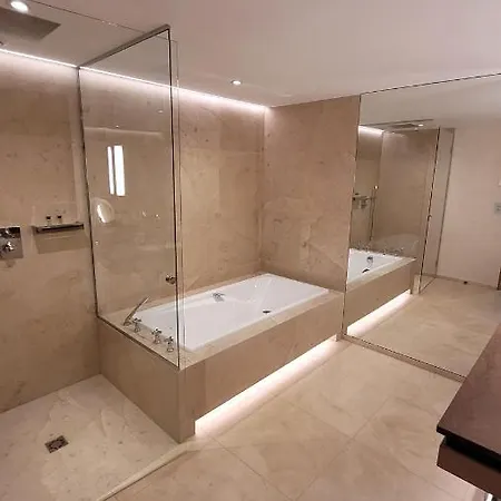 Saint Walfrid Restaurant &