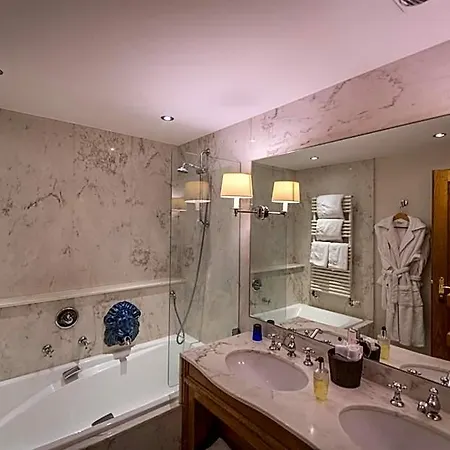 Saint Walfrid Restaurant & 4*