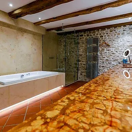 Saint Walfrid Restaurant & מלון 4*