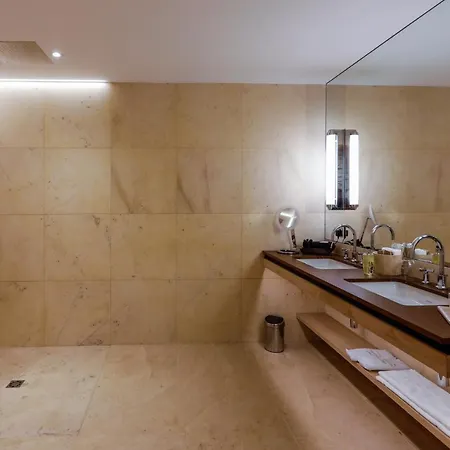 Saint Walfrid Restaurant &