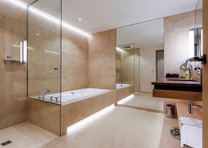 Отель Saint Walfrid Restaurant & 4*