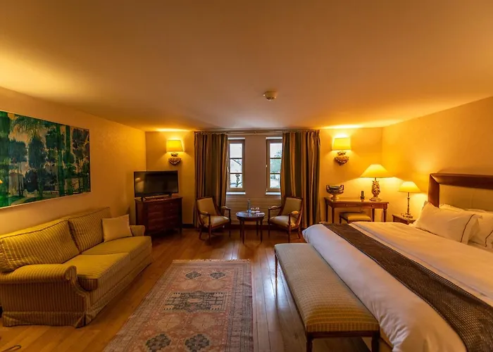 Saint Walfrid Restaurant & Hotel