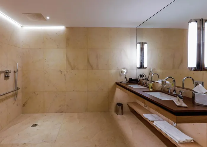 Saint Walfrid Restaurant &